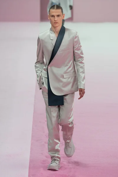 Look 46